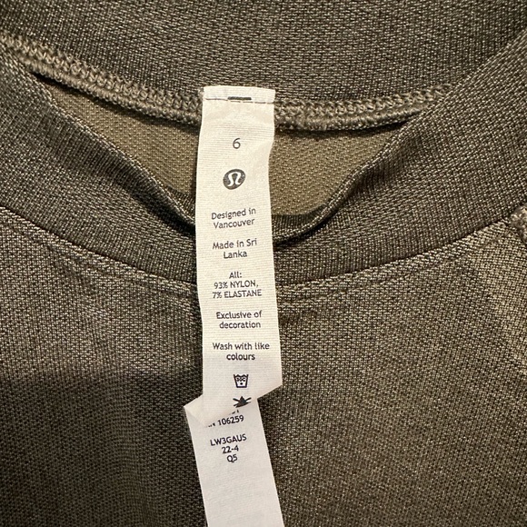 Lululemon size 6 sport top - Picture 2 of 4